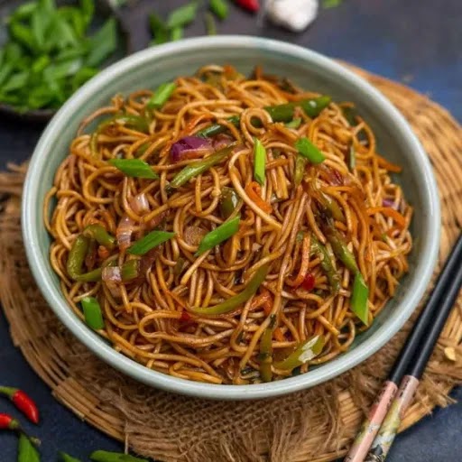 Schezwan Noodles (Veg)